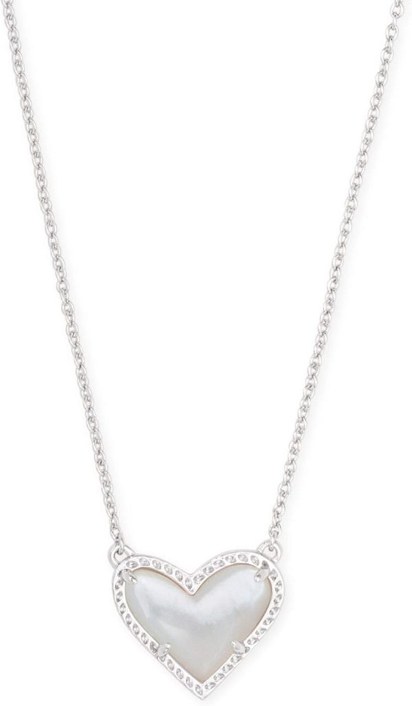 Kendra Scott Ari Heart Pendant Necklace: Stylish Adjustable Jewelry for Women