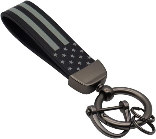 USA Flag Car Keychain for Trucks and SUVs - Zinc Alloy Accessory for Men